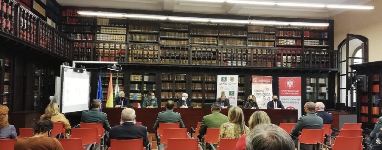 Presentación del proyecto en la sala de conferencias en la Facultad de Derecho