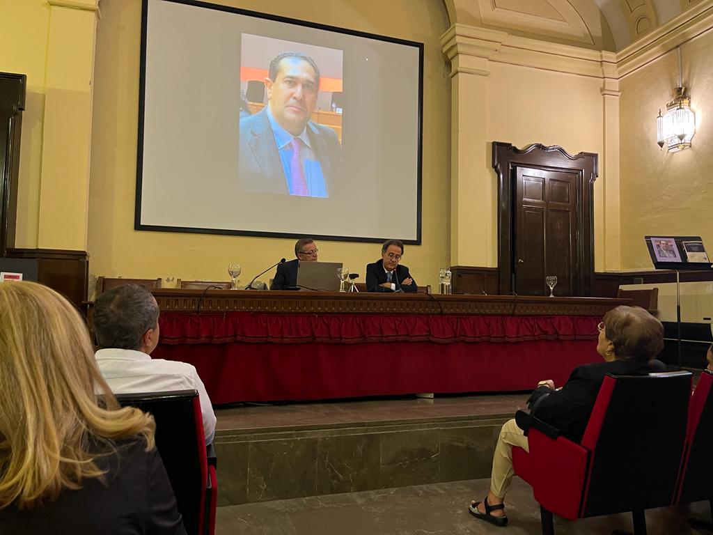 Conferencia Profesor Dr. Antonio Cavalliere